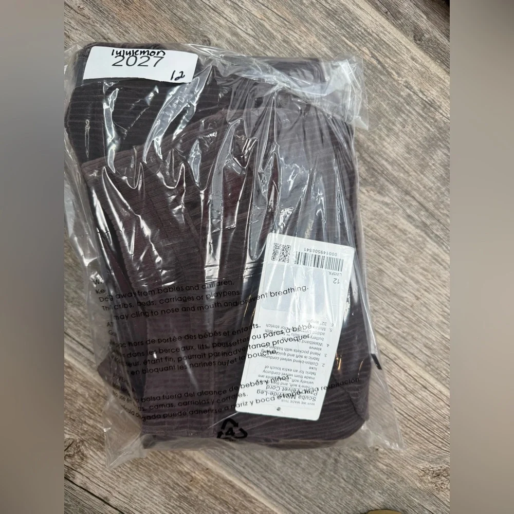 NWT Lululemon Scuba Mid-Rise Wide-Leg Pant *Velvet Cord Espresso Size 12‎